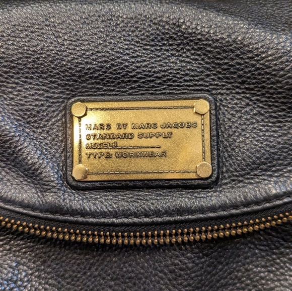 Marc Jacobs Large Leather Crossbody - Picture 2 of 5